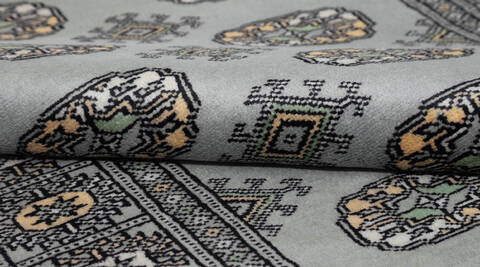 Bokhara Light Gray Hand Knotted 31 X 50  Area Rug 700-156042 Image 7