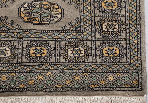 Bokhara Light Gray Hand Knotted 32 X 52  Area Rug 700-156046 Image 5