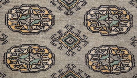 Bokhara Light Gray Hand Knotted 32 X 52  Area Rug 700-156046 Image 6