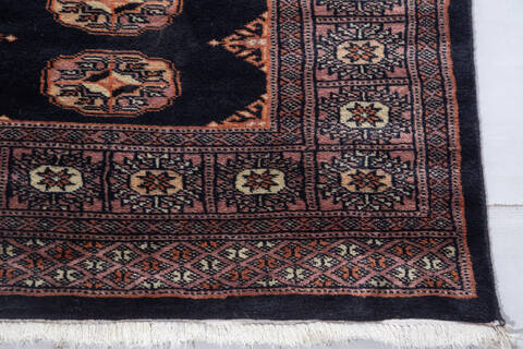 Bokhara Black Runner Hand Knotted 27 X 77  Area Rug 700-156769 Image 4
