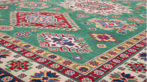 Kazak Green Hand Knotted 58 X 80  Area Rug 700-157742 Image 3