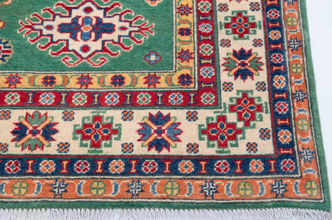 Kazak Green Hand Knotted 58 X 80  Area Rug 700-157742 Image 4