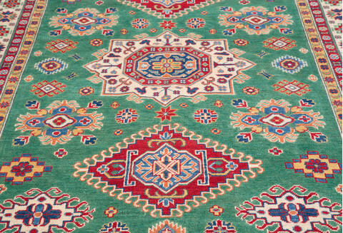 Kazak Green Hand Knotted 58 X 80  Area Rug 700-157742 Image 5