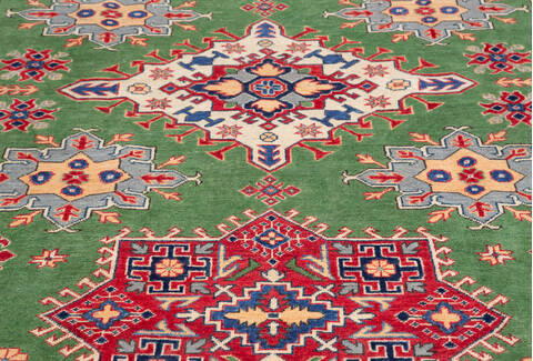 Kazak Green Hand Knotted 67 X 96  Area Rug 700-157745 Image 5