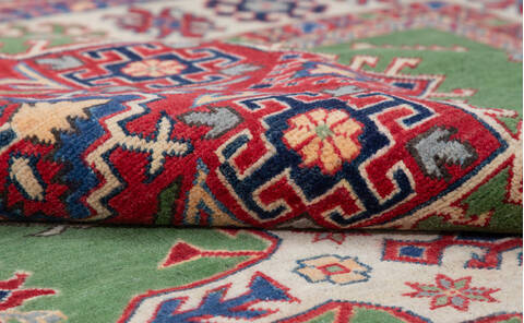 Kazak Green Hand Knotted 67 X 96  Area Rug 700-157745 Image 7