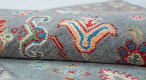 Kazak Grey Hand Knotted 40 X 60  Area Rug 700-157747 Image 7