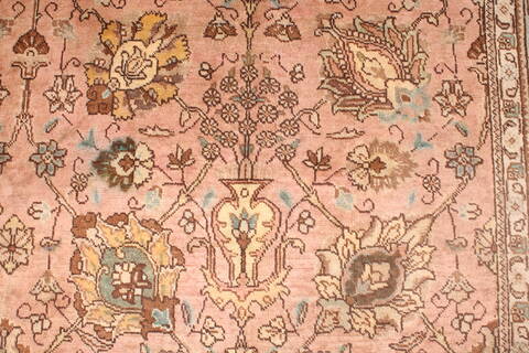 Tabriz Purple Hand Knotted 79 X 112  Area Rug 400-16542 Image 11