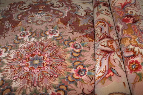 Tabriz Beige Hand Knotted 67 X 100  Area Rug 400-16581 Image 18