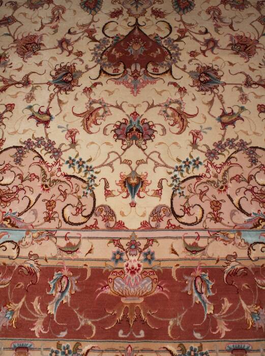 Tabriz Beige Hand Knotted 70 X 101  Area Rug 400-16583 Image 11