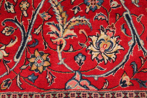 Sarouk Red Hand Knotted 89 X 127  Area Rug 400-16693 Image 8