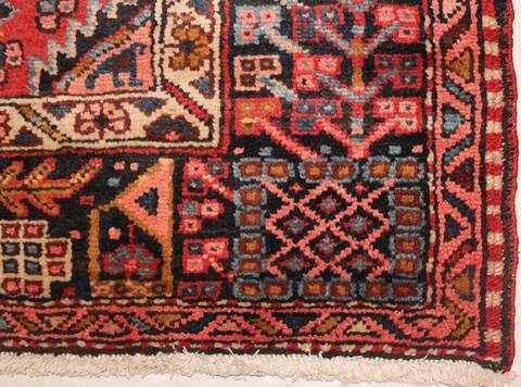 Gharajeh Red Hand Knotted 86 X 130  Area Rug 400-16766 Image 7