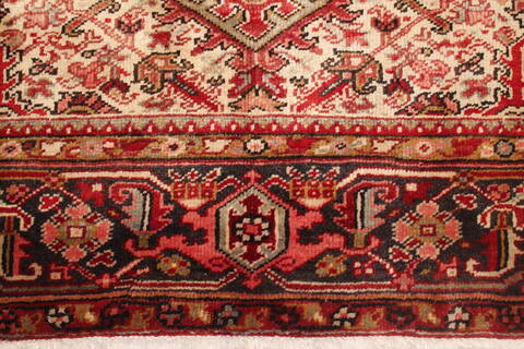 Heriz Red Hand Knotted 97 X 117  Area Rug 400-16774 Image 6
