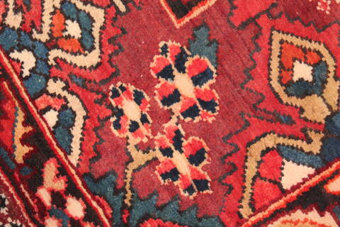 Bakhtiar Red Hand Knotted 98 X 124  Area Rug 400-16814 Image 18