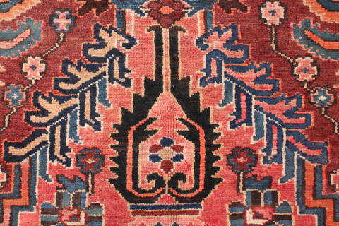 Bakhtiar Red Hand Knotted 98 X 124  Area Rug 400-16814 Image 7