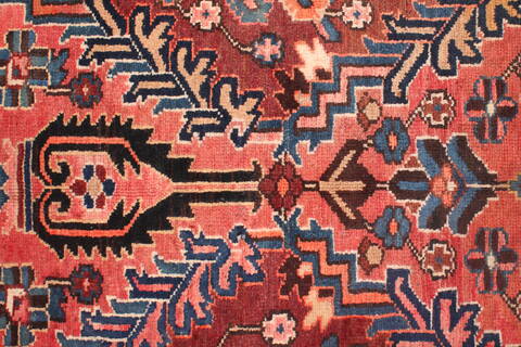 Bakhtiar Red Hand Knotted 98 X 124  Area Rug 400-16814 Image 8