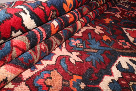 Bakhtiar Red Hand Knotted 102 X 1210  Area Rug 400-17208 Image 14