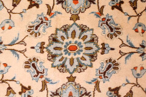 Kashan White Hand Knotted 110 X 168  Area Rug 400-17215 Image 7