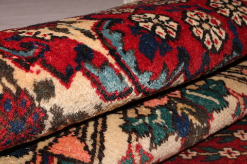 Khoy Red Hand Knotted 94 X 126  Area Rug 400-17230 Image 21