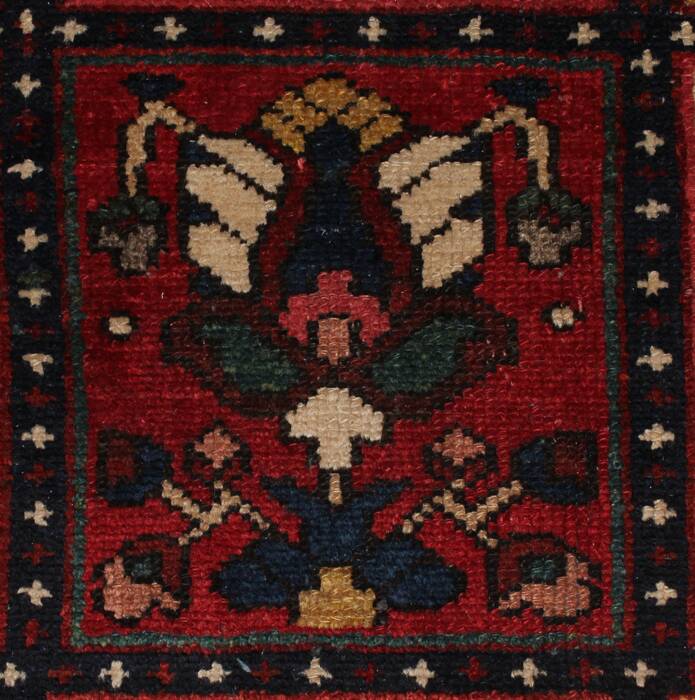 Bakhtiar Red Hand Knotted 104 X 132  Area Rug 400-17246 Image 17