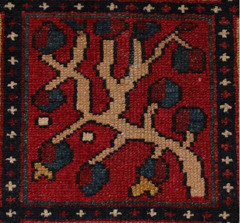 Bakhtiar Red Hand Knotted 104 X 132  Area Rug 400-17246 Image 20