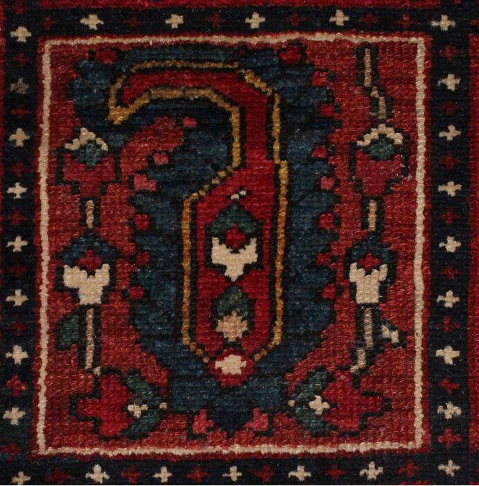Bakhtiar Red Hand Knotted 104 X 132  Area Rug 400-17246 Image 23