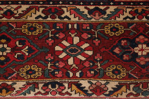 Bakhtiar Red Hand Knotted 104 X 132  Area Rug 400-17246 Image 32