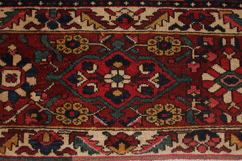 Bakhtiar Red Hand Knotted 104 X 132  Area Rug 400-17246 Image 33