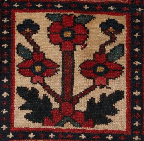 Bakhtiar Red Hand Knotted 104 X 132  Area Rug 400-17246 Image 12