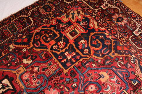 Bakhtiar Red Hand Knotted 120 X 148  Area Rug 400-17293 Image 15
