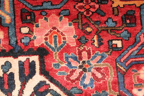 Bakhtiar Red Hand Knotted 120 X 148  Area Rug 400-17293 Image 18