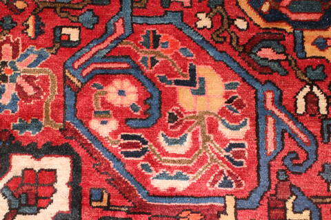Bakhtiar Red Hand Knotted 120 X 148  Area Rug 400-17293 Image 19