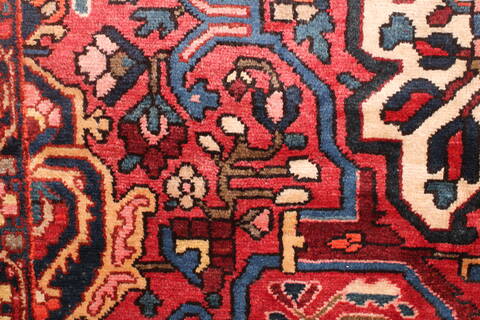 Bakhtiar Red Hand Knotted 120 X 148  Area Rug 400-17293 Image 20