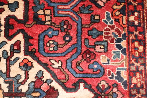 Bakhtiar Red Hand Knotted 120 X 148  Area Rug 400-17293 Image 21