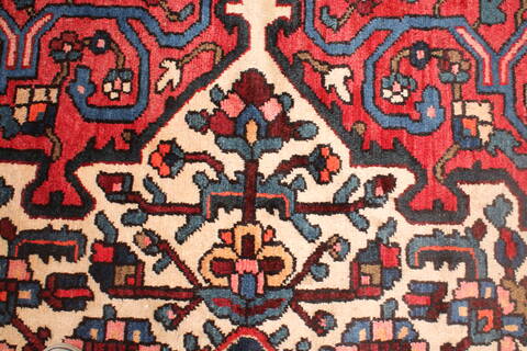 Bakhtiar Red Hand Knotted 120 X 148  Area Rug 400-17293 Image 23