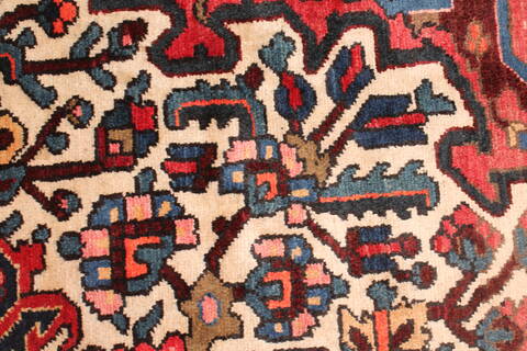 Bakhtiar Red Hand Knotted 120 X 148  Area Rug 400-17293 Image 24