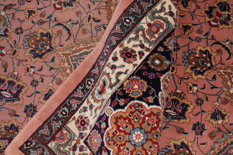 Tabriz Purple Hand Knotted 130 X 200  Area Rug 400-17294 Image 2