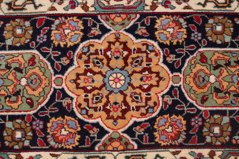 Tabriz Purple Hand Knotted 130 X 200  Area Rug 400-17294 Image 9