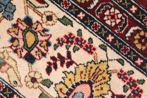 Tabriz Red Hand Knotted 119 X 147  Area Rug 400-17298 Image 25