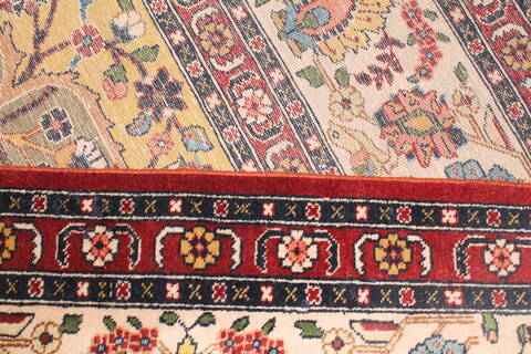 Tabriz Red Hand Knotted 119 X 147  Area Rug 400-17298 Image 31