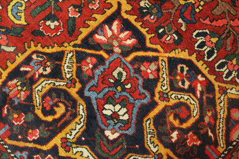 Bakhtiar Red Hand Knotted 129 X 190  Area Rug 400-17303 Image 13