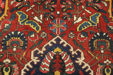 Bakhtiar Red Hand Knotted 129 X 190  Area Rug 400-17303 Image 16