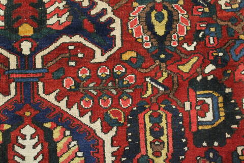 Bakhtiar Red Hand Knotted 129 X 190  Area Rug 400-17303 Image 18