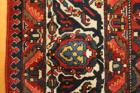 Bakhtiar Red Hand Knotted 129 X 190  Area Rug 400-17303 Image 8