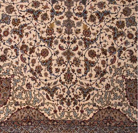 Isfahan White Hand Knotted 911 X 145  Area Rug 400-17352 Image 14