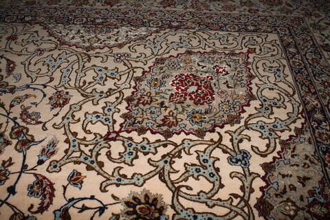 Isfahan White Hand Knotted 911 X 145  Area Rug 400-17352 Image 4