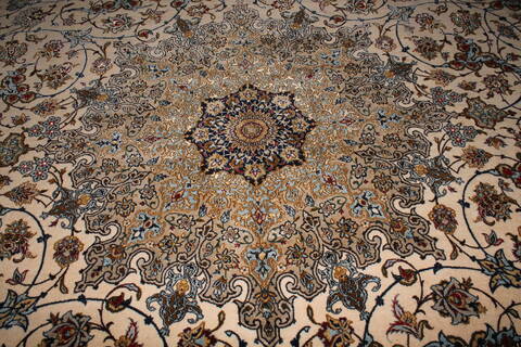 Isfahan White Hand Knotted 911 X 145  Area Rug 400-17352 Image 5