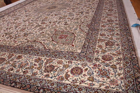 Isfahan White Hand Knotted 911 X 145  Area Rug 400-17352 Image 7