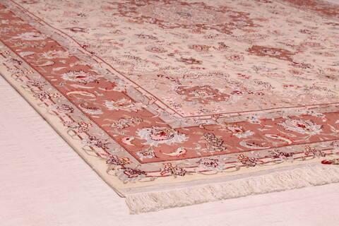 Tabriz Beige Hand Knotted 67 X 101  Area Rug 400-17410 Image 10