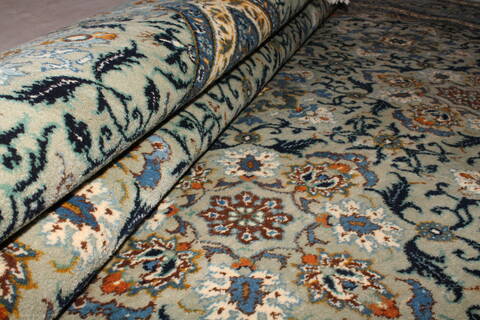 Kashan Beige Hand Knotted 83 X 118  Area Rug 400-17529 Image 1