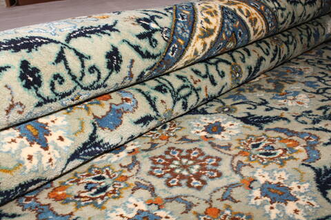 Kashan Beige Hand Knotted 83 X 118  Area Rug 400-17529 Image 9